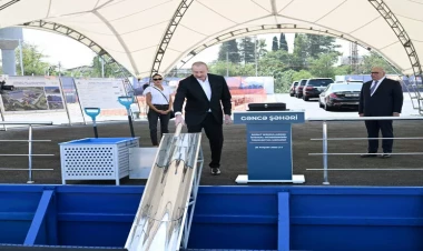 İlham Əliyev və Mehriban Əliyeva Gəncədə bazalt məhsullarının istehsalı müəssisəsinin təməlqoyma mərasimində iştirak ediblər - VİDEO - FOTO