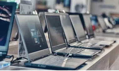 Azərbaycanda noutbuk istehsalı 42 faizdən çox artıb