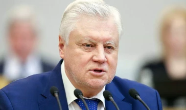 Rusiya deputatı: Əmək miqrantlarının ailələrini ölkəyə gətirməsi qadağan olunmalıdır