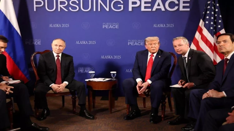 Putinlə Trampın görüşündə xaos... - VİDEO