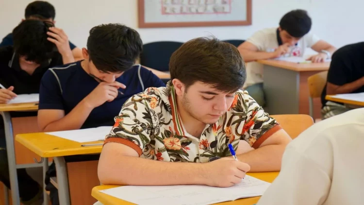 Sabah lisey və gimnaziyalara qəbul imtahanı keçiriləcək