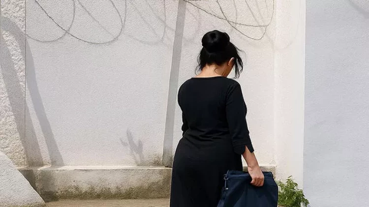 Rüşvətə görə həbs edilən xadimə azadlığa buraxıldı