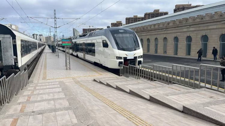 Rayonlararası marşrutlar üzrə qatarların qrafikində dəyişikliklər edilib - FOTO