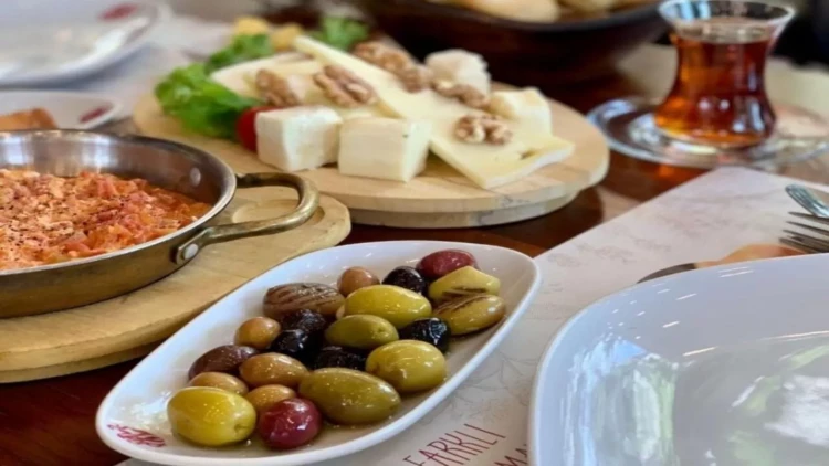 Zeytunu bu formada yemək 