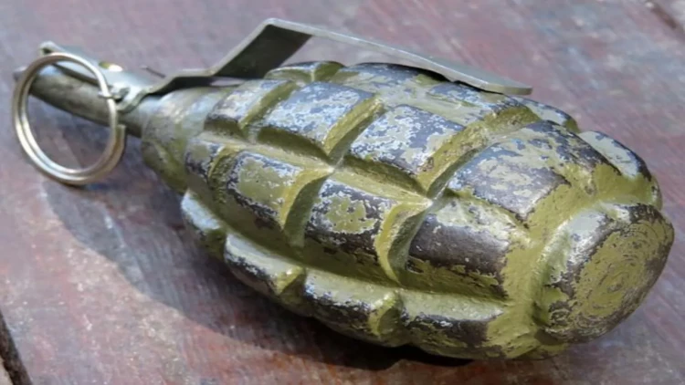 Qonşusunun büsqalterinə qranat yerləşdirdi