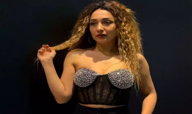 Azərbaycanlı müğənninin onu öpmək istəyən kişiyə reaksiyası GÜNDƏM OLDU - VİDEO