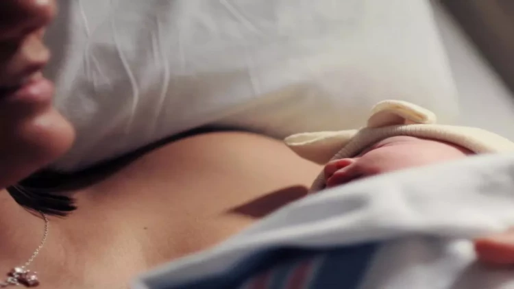 Kamçatkada zəlzələ zamanı 14 yaşlı məktəbli ana oldu