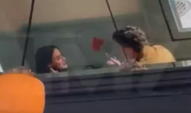 Məşhur müğənni keçmiş baş nazirlə restoranda görüntüləndi - FOTO