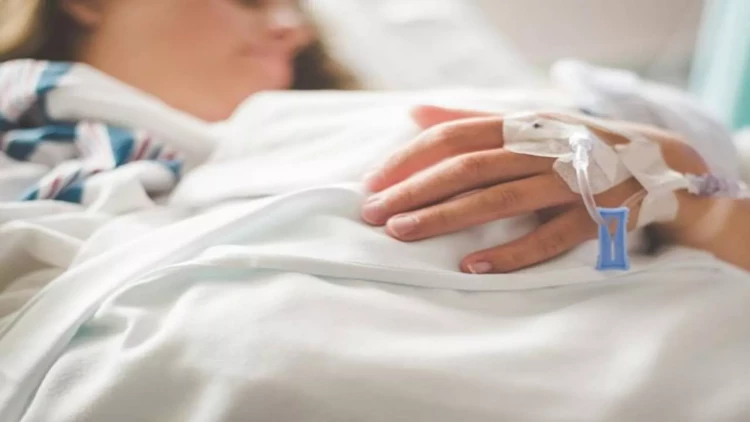 17 dəqiqə ürəyi dayanan qadın həyata qayıtdı - 