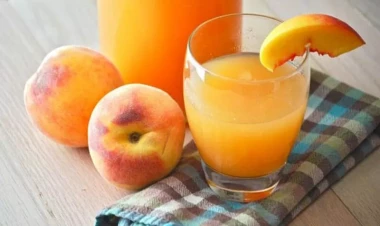 Kosmetik məhsullarda da istifadə olunan şaftalı suyu faydası