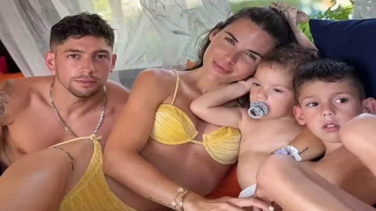 Ailəsi ilə olan şəklini paylaşdı, görün nə şərh yazdılar