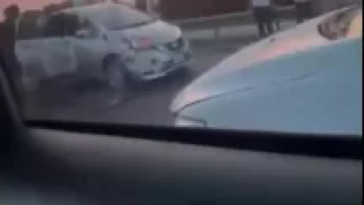 Bakıda lüks avtomobil taksi ilə toqquşdu - VİDEO