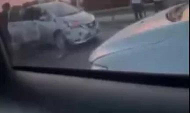 Bakıda lüks avtomobil taksi ilə toqquşdu - VİDEO