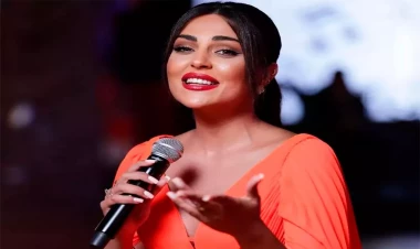 Gülay makiyajsız halda - FOTO