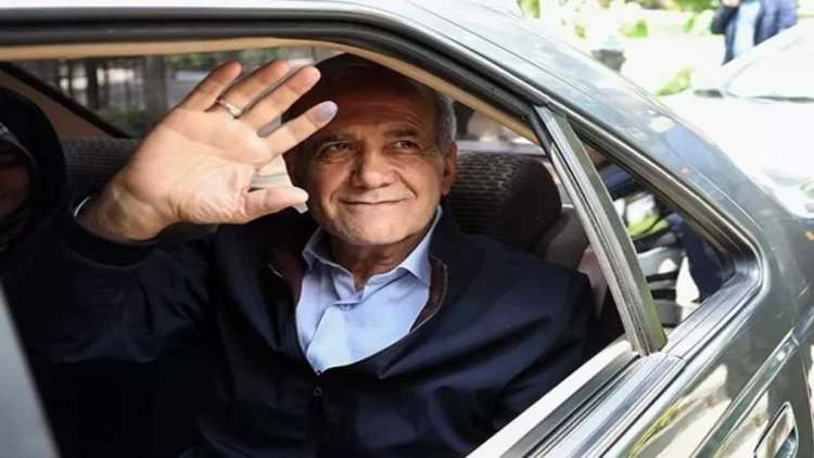 Pezeşkianın maşınına benzin yerinə su vurdular, yolda qaldı