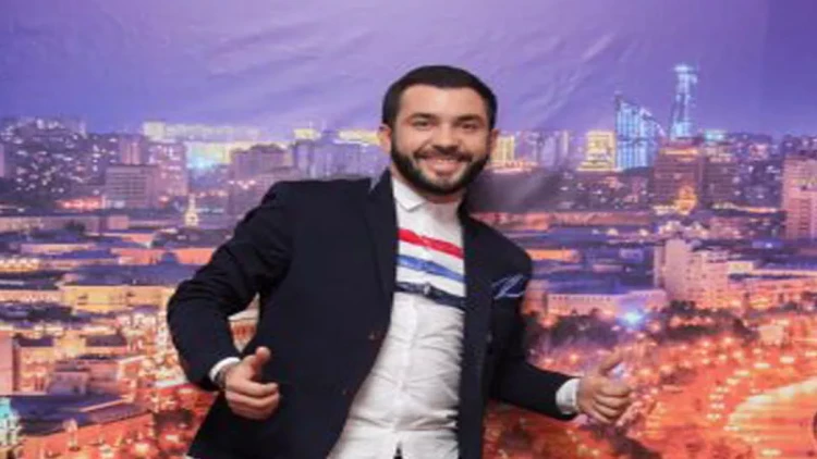 Əməkdar artist kosmetik prosedurdan sonra tanınmaz halda - VİDEO