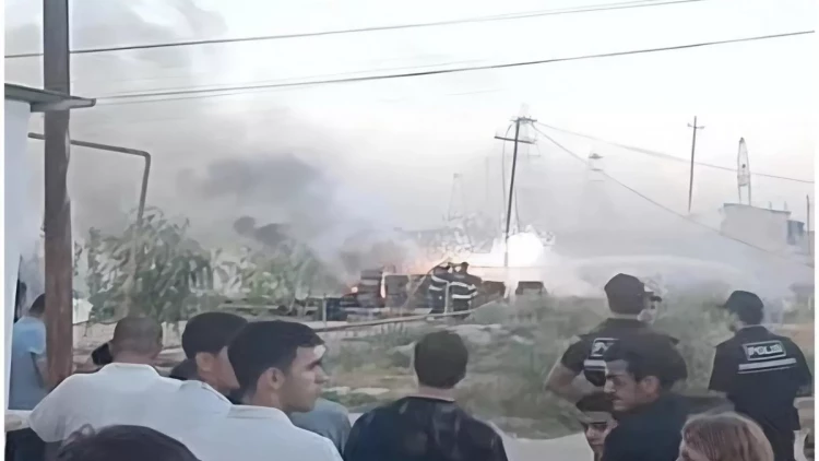 Bakıda yaşayış evlərinə yaxın ərazidə YANĞIN - VİDEO