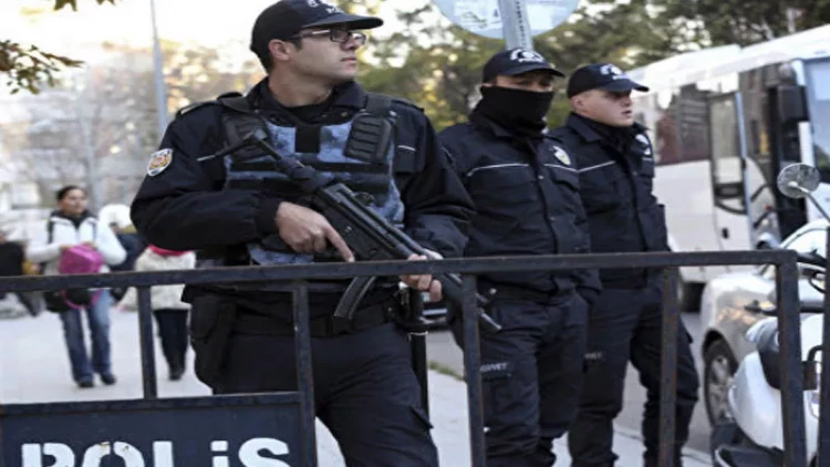 İstanbulda iki qrup arasında qarşıdurma – Yaralananlar var