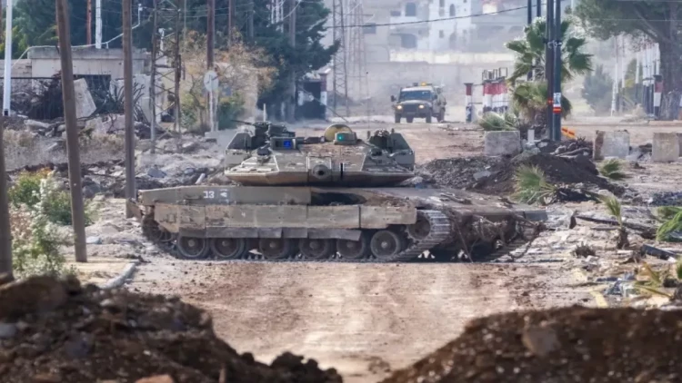 İsrail Suriyadakı tankları vurub