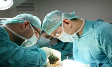 Mədəsindən 27 alışqan çıxardılar - FOTO