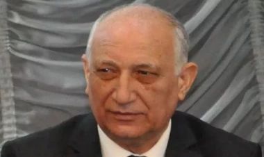 Veysəl Əyyubov işdən çıxarıldı