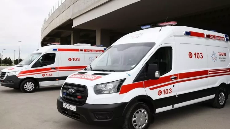 İcra Hakimiyyəti binasının damından yıxılıb ÖLDÜ