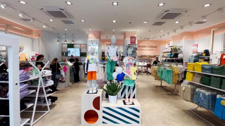 Bakıda məşhur geyim brendinin anbarı YANDI - Geyimlər məhv olub