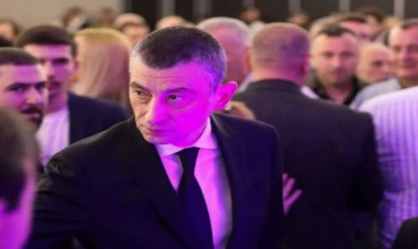 Gürcüstan parlamentində müxalif deputatların fəaliyyətinə xitam verildi