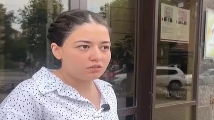 “Mənə təxribatçı suallar verdilər” - Rusiyada hücum edilən qadın - VİDEO