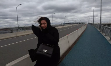 Temperatur aşağı düşür - Bakıda güclü külək əsəcək