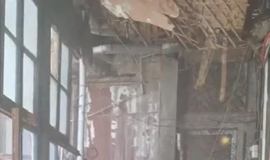 Bakının mərkəzindəki binada tavan çöküb - VİDEO