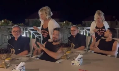 Həyat yoldaşının ad gününü villasında qeyd etdi - VİDEO