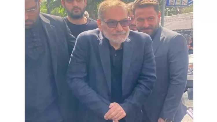 Öldürüldüyü deyilən Şamxani nüvə alimlərinin dəfn mərasiminə qatıldı - FOTO