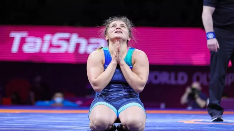 Qadın güləşçimiz karyerasını başa vurdu