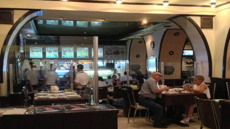 Restoranlarda təhlükə: Qida təhlükəsizliyinə kim nəzarət edir?