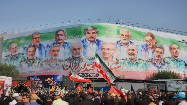 İranın yüksək vəzifəliləri son mənzilə yola salınır - dövlət müəssisələri işini dayandırdı - FOTOlar