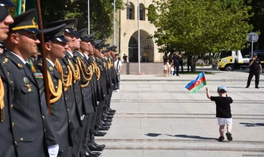 Silahlı Qüvvələr Günü münasibətilə hərbçilərin yürüşü keçirilir - FOTO