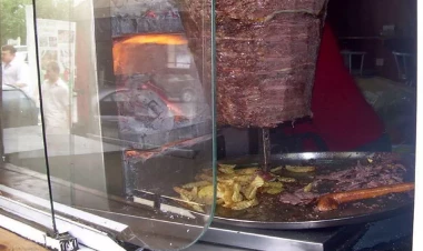 Kütləvi zəhərlənməyə səbəb olan dönərxana ilə bağlı rəsmi açıqlama