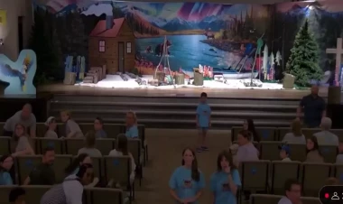 ABŞ-də silahlı şəxs kilsədə uşaqlara atəş açdı - VİDEO