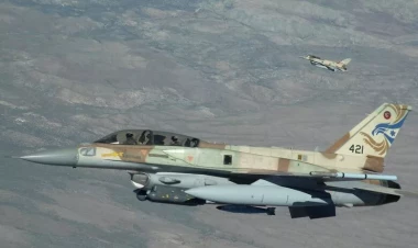 İsrail İranda F-5 qırıcılarını, raket qurğularını və SEPAH silah anbarlarını vurdu