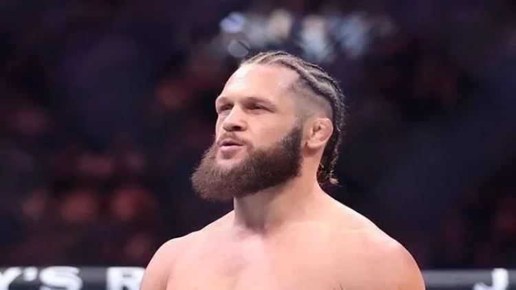 Rafael Fiziyev rəqibinə şans vermədi