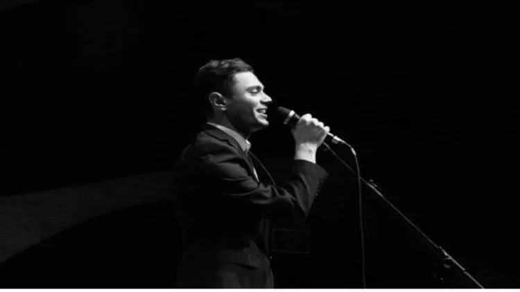 Avropada yaşayan azərbaycanlı müğənni Sərxan Cəfərovun uğur hekayəsi - VİDEO