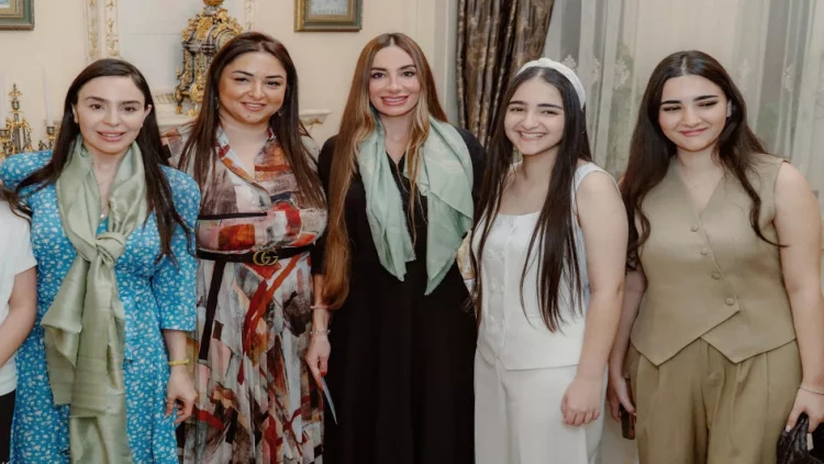 Leyla Əliyeva və Arzu Əliyeva “Zeynəbin sehrli dünyası” adlı sərginin açılışında iştirak ediblər - FOTO