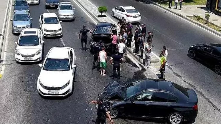 Bakı yollarında baş verən qəzalar - Anbaan VİDEO