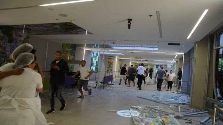 İran İsraildə xəstəxananı vurdu - VİDEO