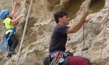 Nardarandakı məşhur qayalıq satılır? - VİDEO