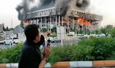 İsrail dediyini etdi - İran televiziyası canlı yayımda belə vuruldu - Ölənlər var - VİDEO