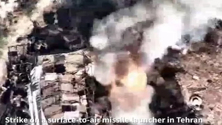 Tehrandakı hərbi obyektlərin vurulması anı - VİDEO
