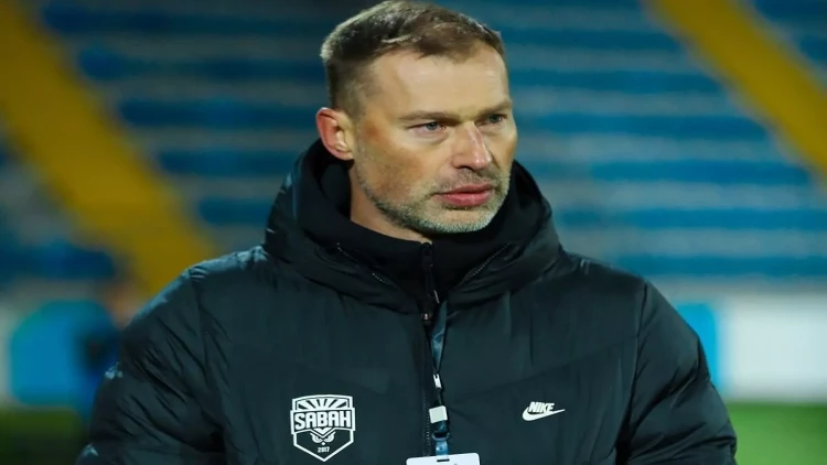 “Sabah” baş məşqçisi ilə yollarını ayırdı