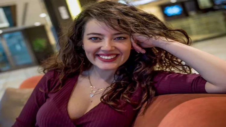 Tanınmış aktrisanı gənə dişlədi, xəstəxanaya yatırıldı - FOTO